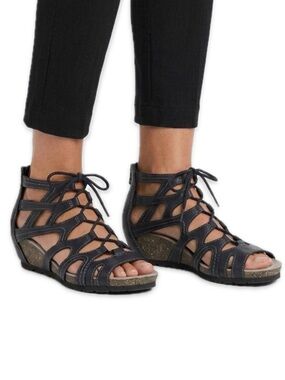 Earth Origins Kendra Kamilla Leather Wedge sandal